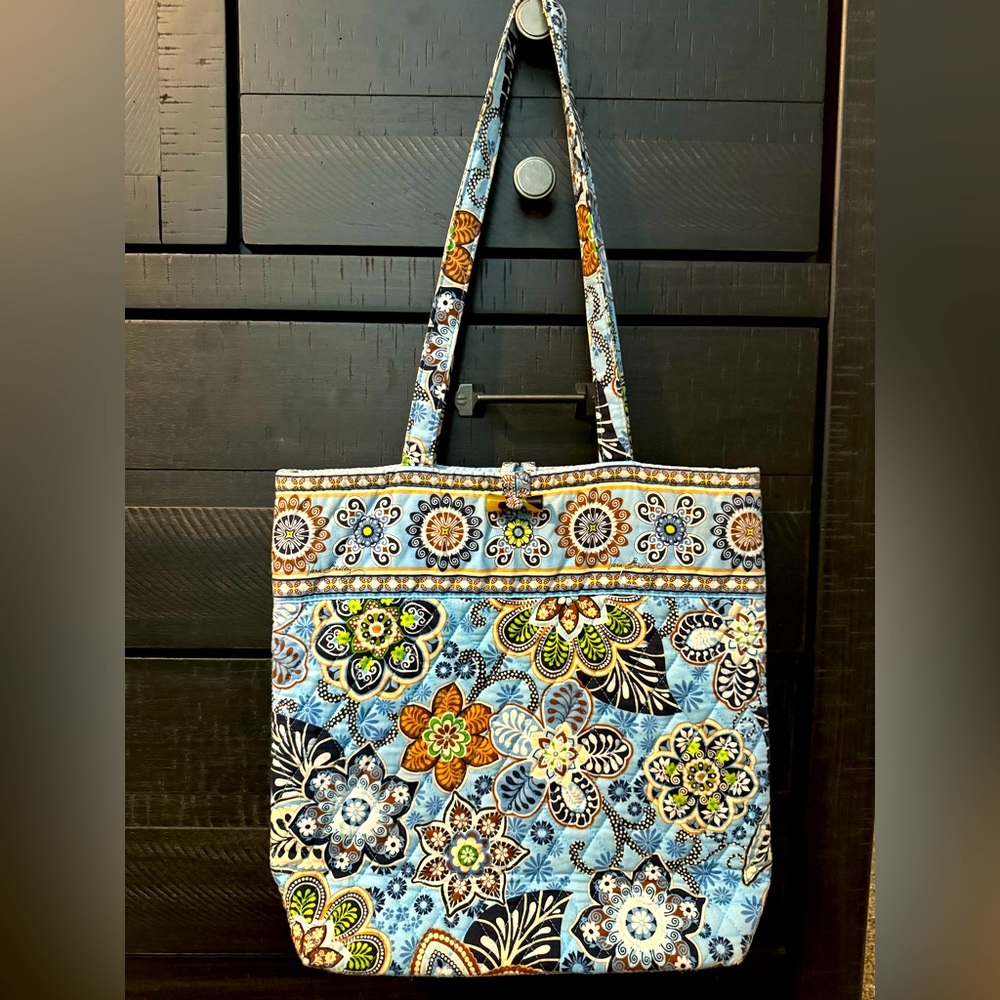 🔷Vera Bradley Purse and Wallet - Retired Pattern: Bali Blue - Purse and Wallet